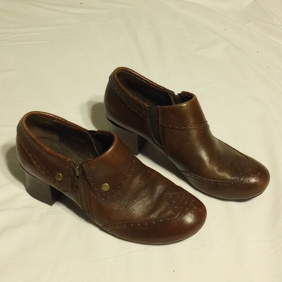 Born Shoes - Brown Leather Born Heeled Clogs